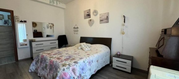 3-salle Appartement à Arcore, Italy No. 30170 10