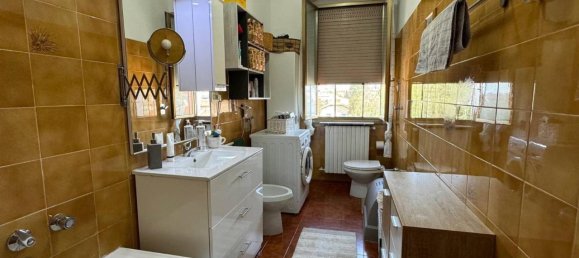 3-salle Appartement à Arcore, Italy No. 30170 16