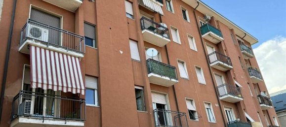 3-salle Appartement à Arcore, Italy No. 30170 18