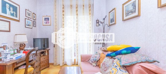 Apartamento de 4 dormitorios en Rome, Italy No. 335800 12
