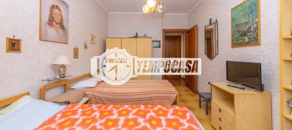 Apartamento de 4 dormitorios en Rome, Italy No. 335800 8