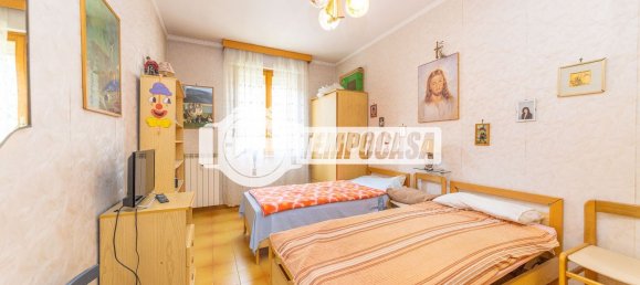 Apartamento de 4 dormitorios en Rome, Italy No. 335800 3