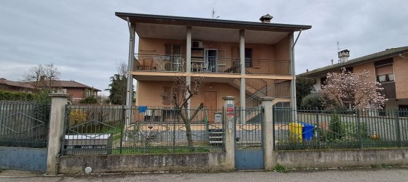 8-salle Villa à Valle Salimbene, Italy No. 142251 3