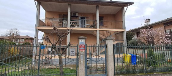 8-salle Villa à Valle Salimbene, Italy No. 142251 2