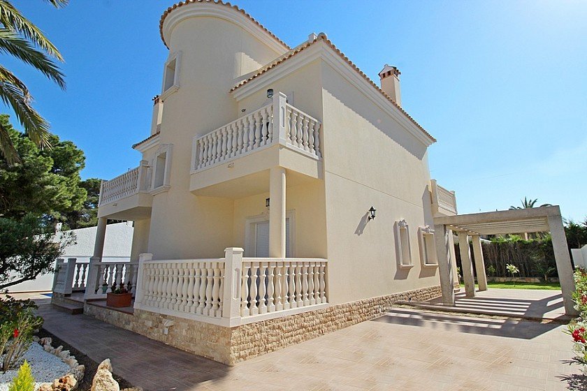 5 bedrooms Villa in Cabo Roig, Spain No. 14588