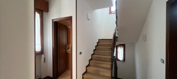 7 bedrooms House in Mogliano Veneto, Italy No. 342447 4