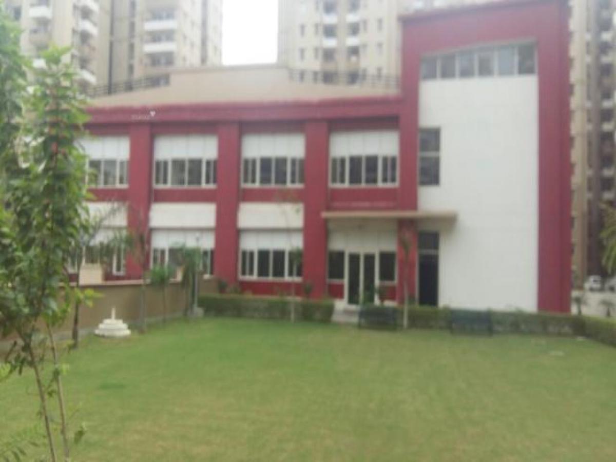 4 bedrooms House in Noida, India No. 67613