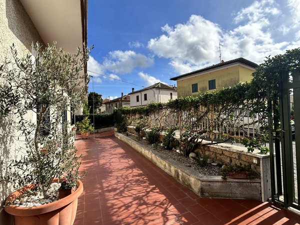 Apartamento de 4 habitaciónes en Mazzano Romano, Italy No. 140483