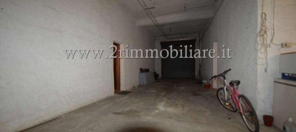 Дом с 10 комнатами в Мадзара дель Валло, Италия № 154929 10