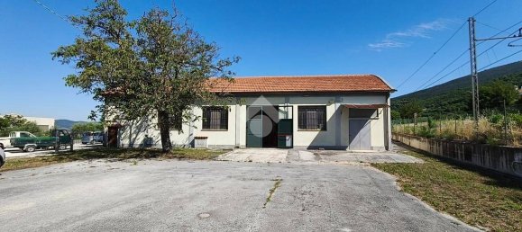 325m² Warehouse in Gualdo Tadino, Italy No. 275129 2