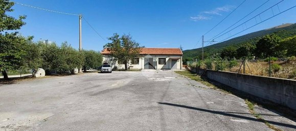 325m² Warehouse in Gualdo Tadino, Italy No. 275129 10
