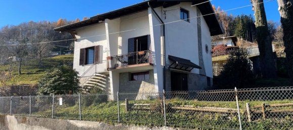 Дом с 4 комнатами в Чентро Валле Интельви, Италия № 172528 2