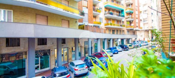 2 Schlafzimmer Wohnung in Naples, Italy, Nr. 31589 19