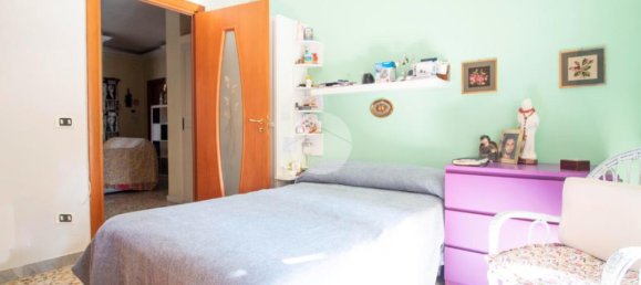 2 Schlafzimmer Wohnung in Naples, Italy, Nr. 31589 30