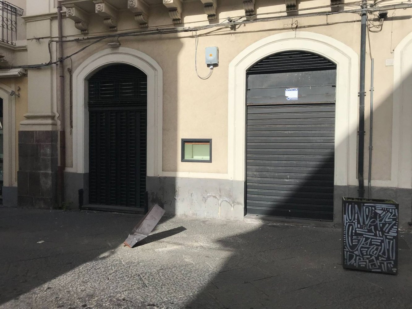 Gewerbliche Immobilie in Paternò, Italy 180m², Nr. 258968