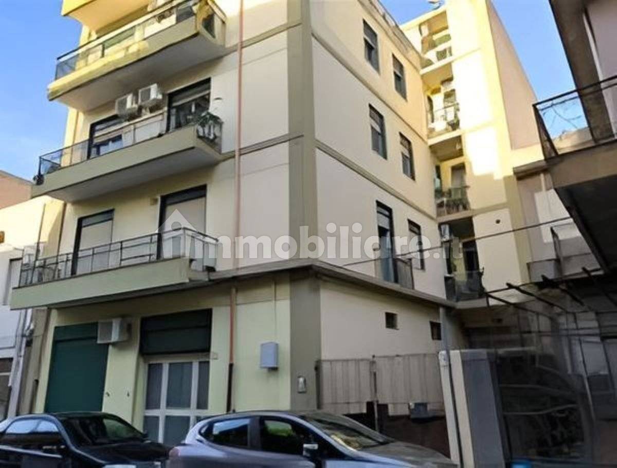 4 chambres Appartement à Barcellona Pozzo di Gotto, Italy No. 223608