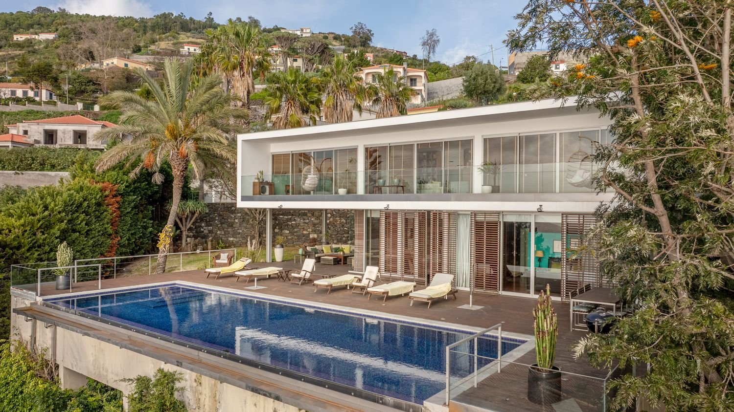 Casa de 3 dormitorios en Funchal, Portugal No. 140374