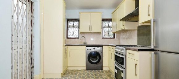 4 bedrooms House in London, United Kingdom No. 6316 9