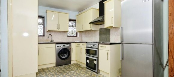 4 bedrooms House in London, United Kingdom No. 6316 3