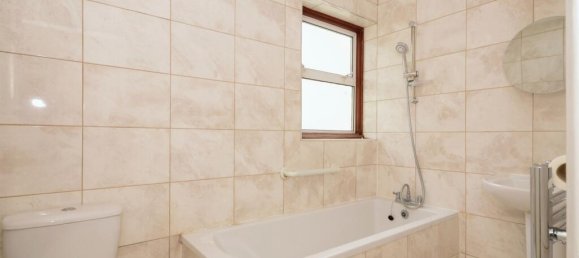 4 bedrooms House in London, United Kingdom No. 6316 6