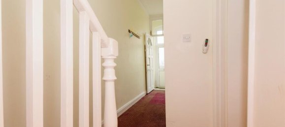 4 bedrooms House in London, United Kingdom No. 6316 15