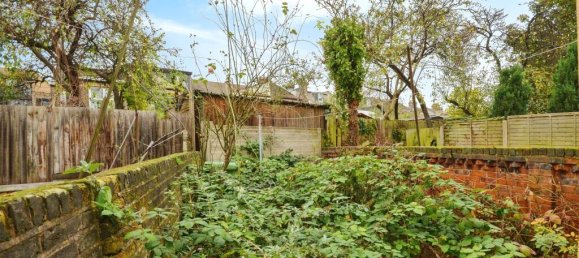 4 bedrooms House in London, United Kingdom No. 6316 5