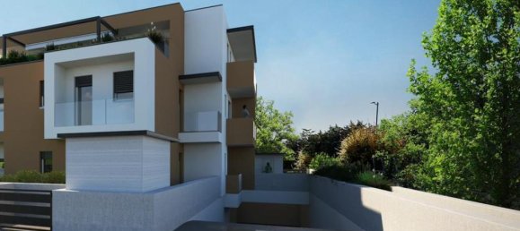 5-Zimmer Penthouse in Paese, Italy, Nr. 25803 9