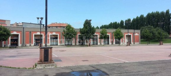 97m² Commercial property in Vanzago, Italy No. 15747 9