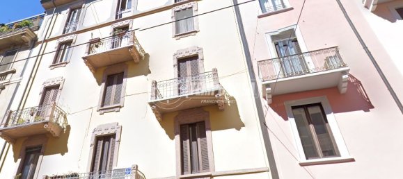 2 rooms Apartment in Milan, Italy No. 274445 3