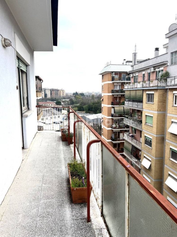 Apartamento de 2 dormitorios en Rome, Italy No. 250860