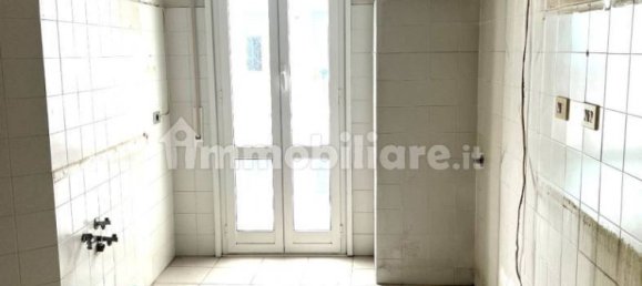 Apartamento de 2 dormitorios en Rome, Italy No. 250860 4