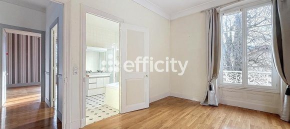 6 bedrooms House in Vif, France No. 295476 18