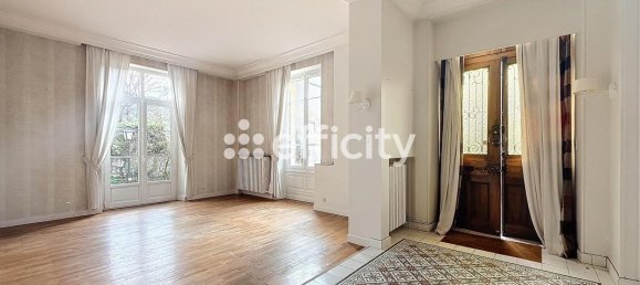 6 bedrooms House in Vif, France No. 295476 3