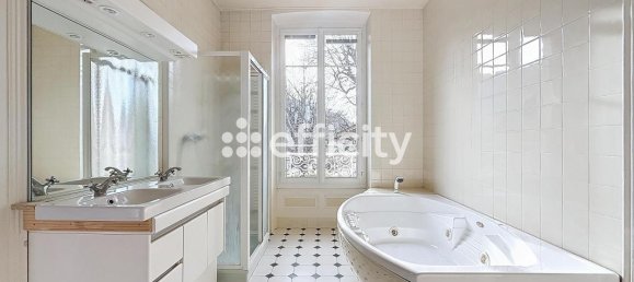 6 bedrooms House in Vif, France No. 295476 15