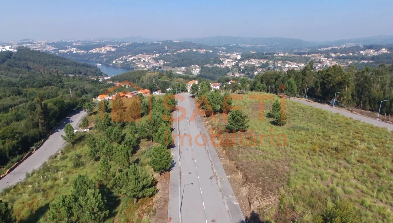 Grundstück in Vila Nova de Gaia, Portugal 1500m², Nr. 54736