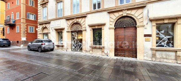 Propiedad comercial de 3 habitaciónes en Foligno, Italy No. 169881 8