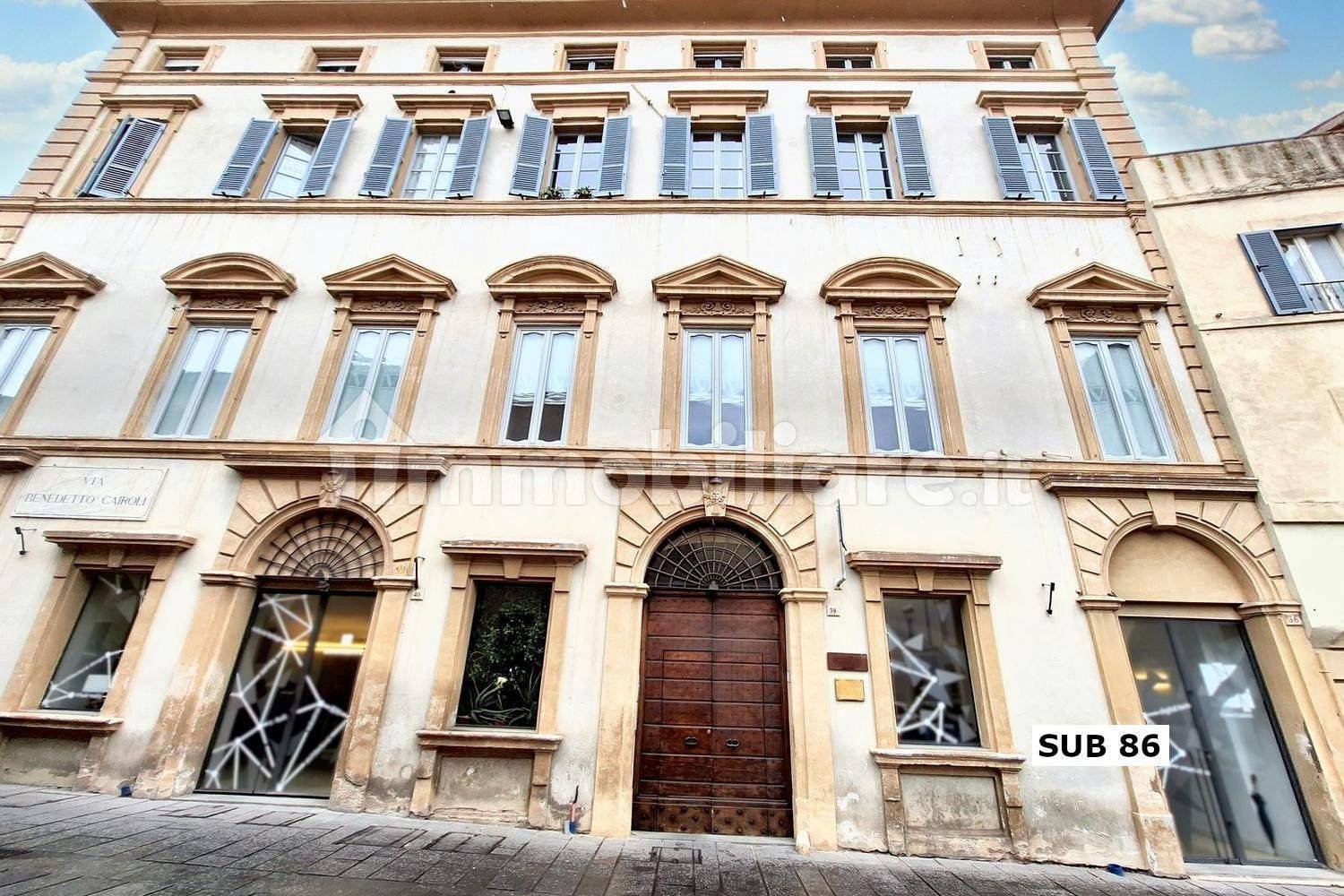 Propiedad comercial de 3 habitaciónes en Foligno, Italy No. 169881