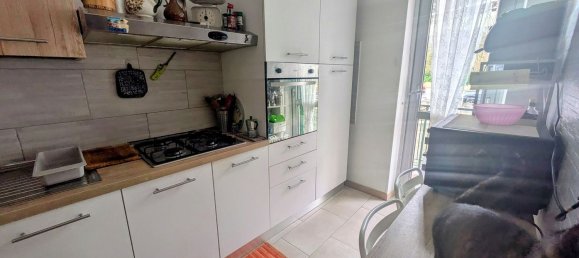 4 Schlafzimmer Wohnung in Genoa, Italy, Nr. 327479 2
