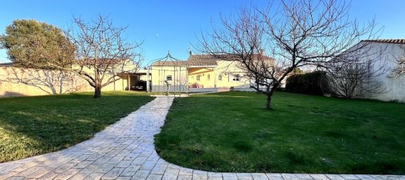 6 Schlafzimmer Haus in Surgeres, France, Nr. 342327 3