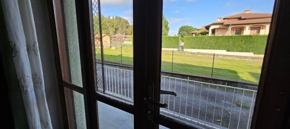 6 rooms House in Vigliano Biellese, Italy No. 58390 5