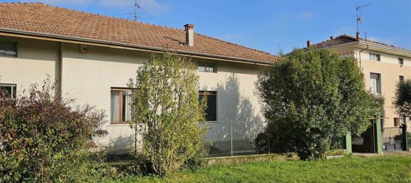 6 rooms House in Vigliano Biellese, Italy No. 58390 10