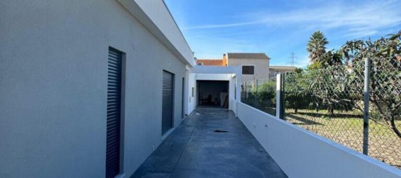 4 bedrooms House in Seixal, Portugal No. 169829 10