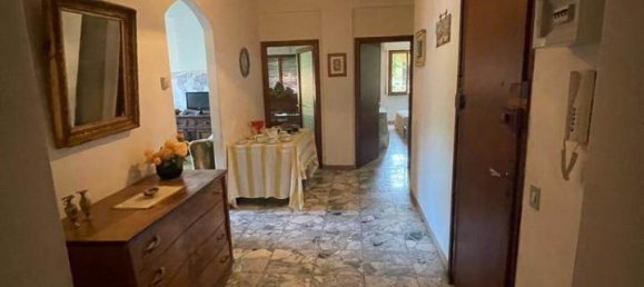 5 rooms Apartment in Città di Castello, Italy No. 124009 3