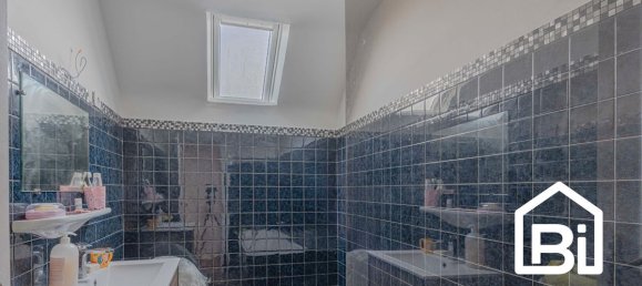 4 bedrooms House in Ifs, France No. 358880 10