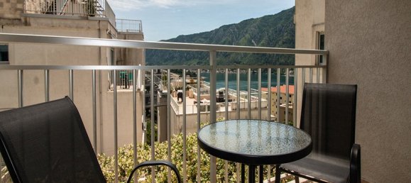 2 bedrooms Apartment in Kotor, Montenegro No. 38 3
