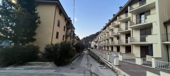 Dúplex de 3 habitaciónes en Lucoli, Italy No. 110619 37