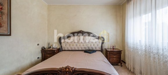 4 bedrooms Apartment in Reggio Emilia, Italy No. 371720 9