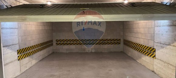 24m² Garage in Milan, Italy No. 246831 2