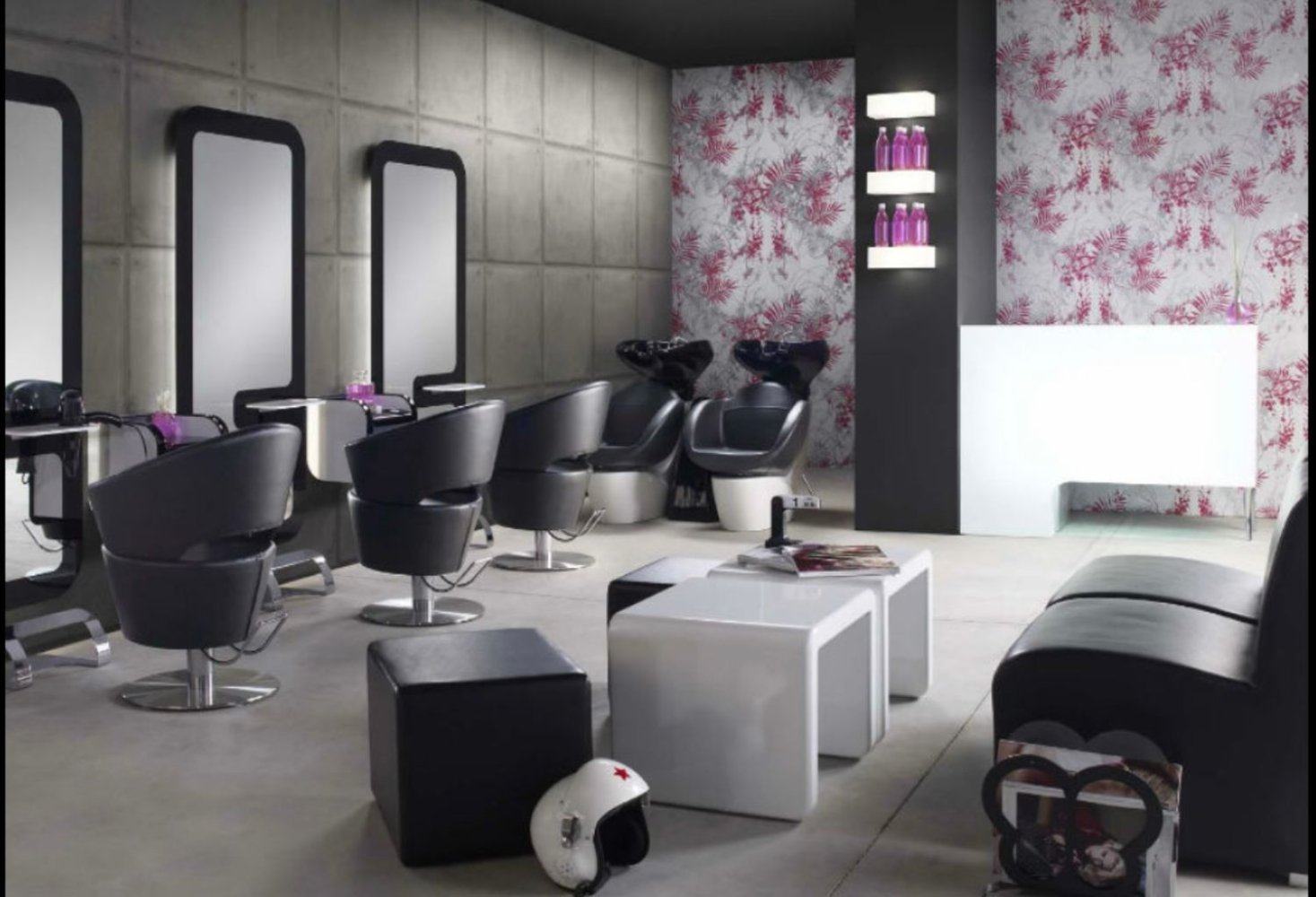 70m² Commercial property in San Fermo della Battaglia, Italy No. 11568