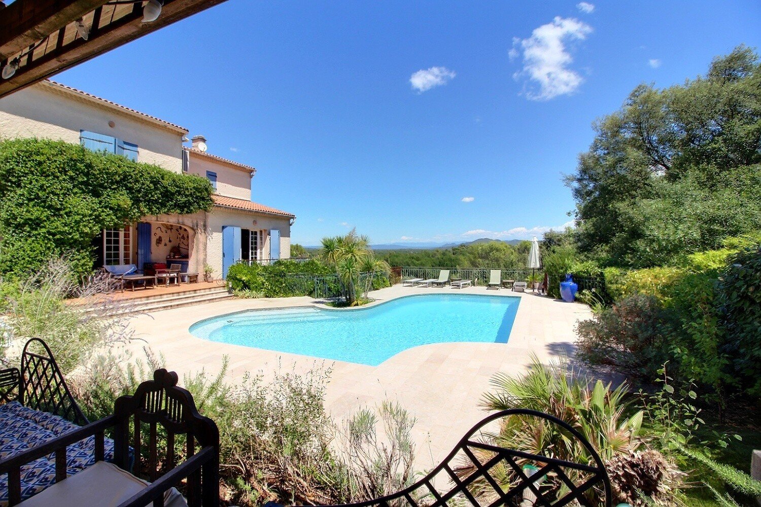 Вилла с 6 спальнями в Турв, Франция № 345093